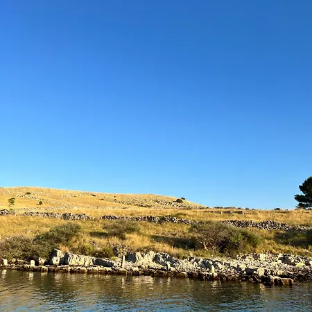 Robinson House Tureta * Kornati